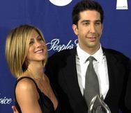 Una fuente afirmó que la reunión habría despertado nuevos sentimientos entre los actores Jennifer Aniston y David Schwimmer.