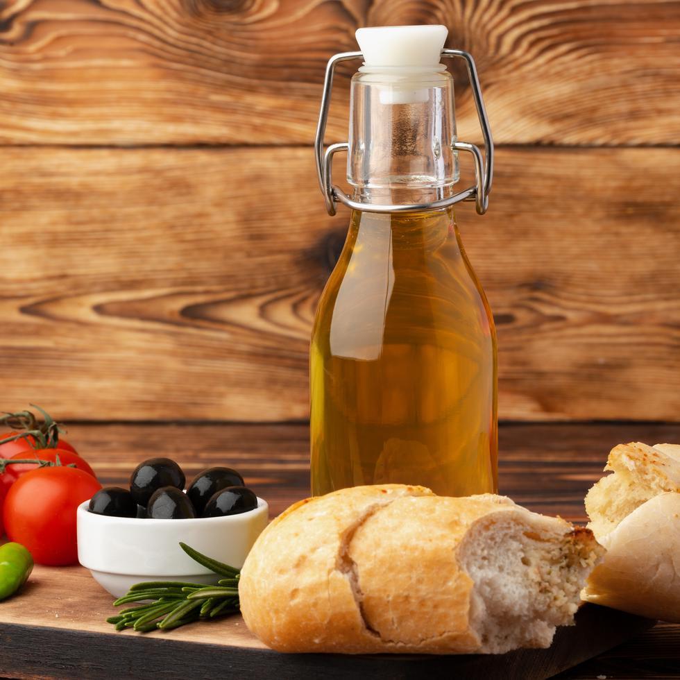 El aceite de oliva ha demostrado tener grandes propiedades que contribuyen al mejoramiento de tu salud cardiovascular.