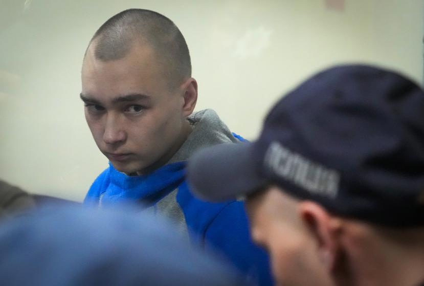 El soldado ruso Vadim Shishimarin, acusado de crímenes de guerra, en el tribunal en Kiev, Ucrania, el 18 de mayo de 2022.