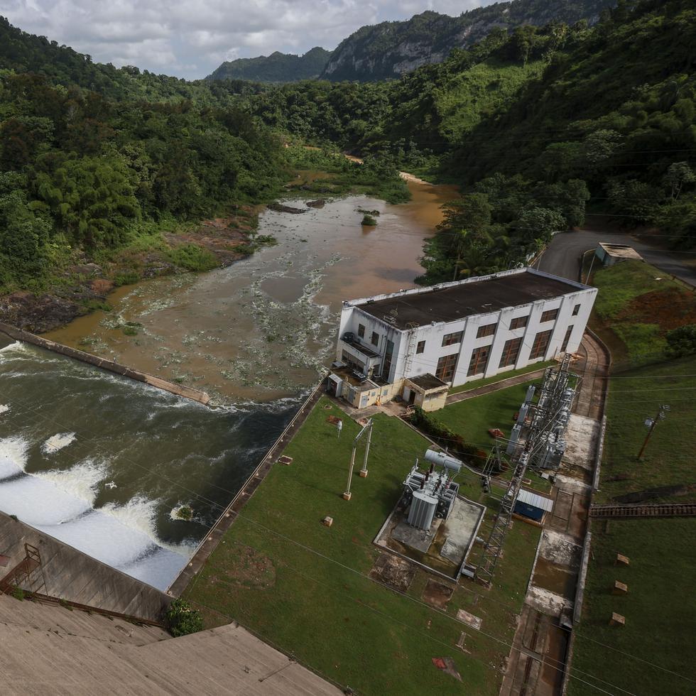 Las hidroeléctricas de la AEE, como Dos Bocas, en Utuado (foto), cuentan con una capacidad nominal para generar hasta 98 megavatios (MW), aunque de ordinario producen muy por debajo de eso.