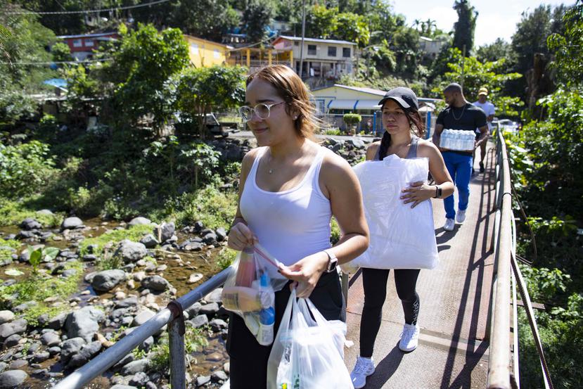 Gabriela Báez fue una de las jóvenes que viajó hasta Peñuelas junto con sus amigos para entregar suministros de emergencia.