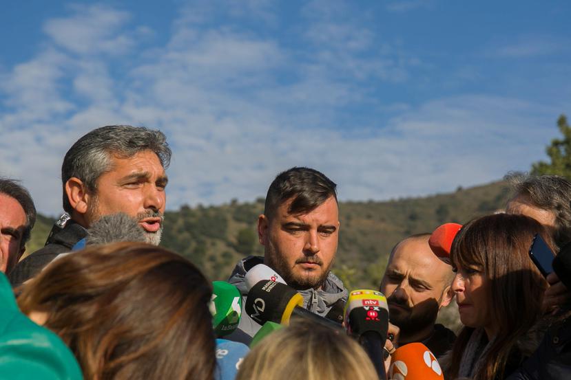 José Roselló, padre de Julen, el niño que cayó a un pozo el domingo en Totalán, Málaga, atiende a los periodistas. (EFE)