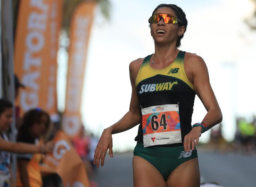 En la foto, la puertorriqueña Beverly Ramos cruza la meta para imponerse como la primera puertorriqueña en completar la carrera de la pasada edición del World Best 10K.