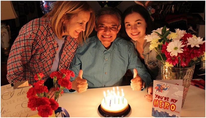 José José con su ahora viuda, Sara Salazar y su hija menor, Sara Sosa. (Instagram)