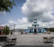 Vistazo a la Plaza Pública Ramón Frade León y la Parroquia Nuestra Señora de la Asunción.
