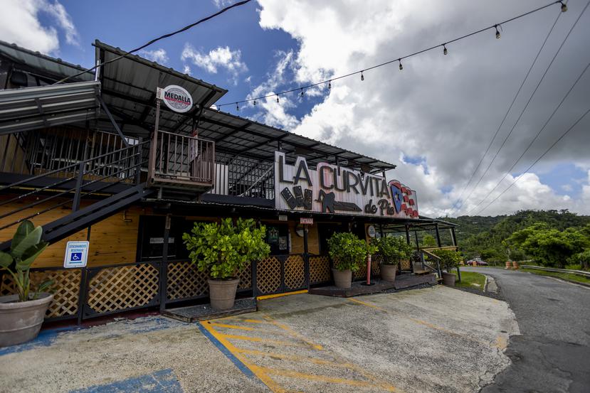 This two-story restaurant is located in Barrio Cerro Gordo. 