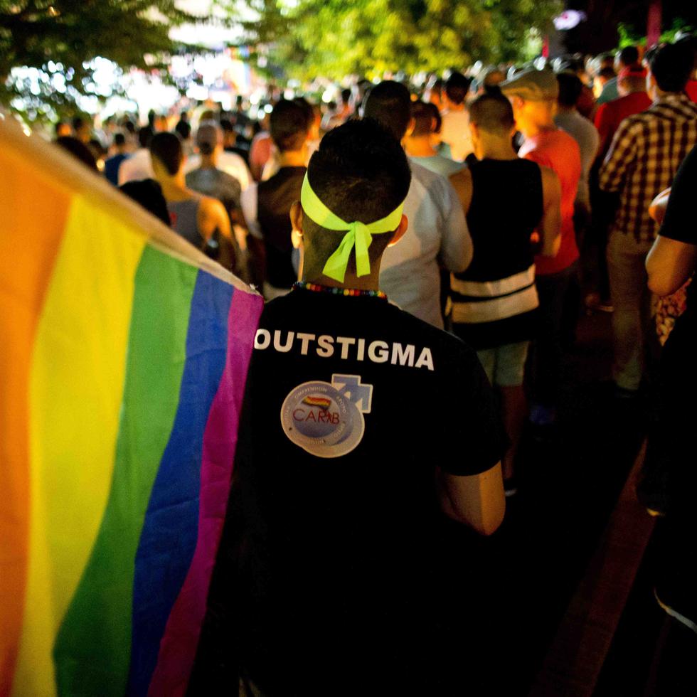 Anoche se celebró una vigilia en las inmediaciones del Centro Comunitario LGBTT de Puerto Rico, en Hato Rey.