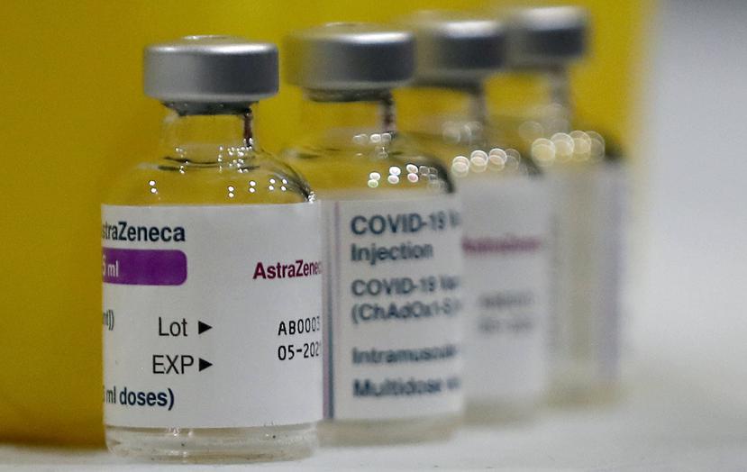 Una dosis de la vacuna contra el coronavirus desarrollada por AstraZeneca lista para ser utilizada.