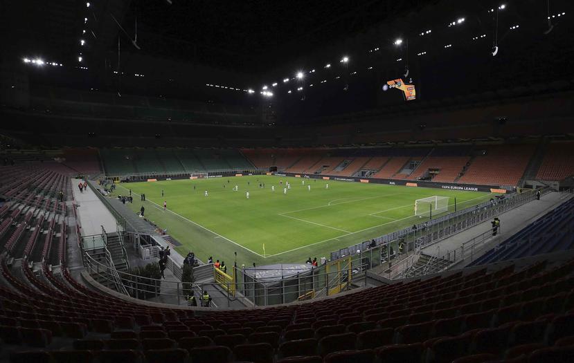 Las tribunas vacías del estadio San Siro en Milán durante el partido entre el Inter de Milán y Ludogorets por la Liga Europa. (Emilio Andreoli / UEFA vía AP)