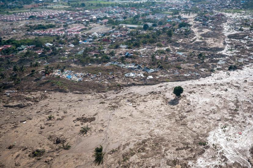 Vista aérea de la zona devastada en la localidad de Petobo en Palu, Indonesia. (EFE)