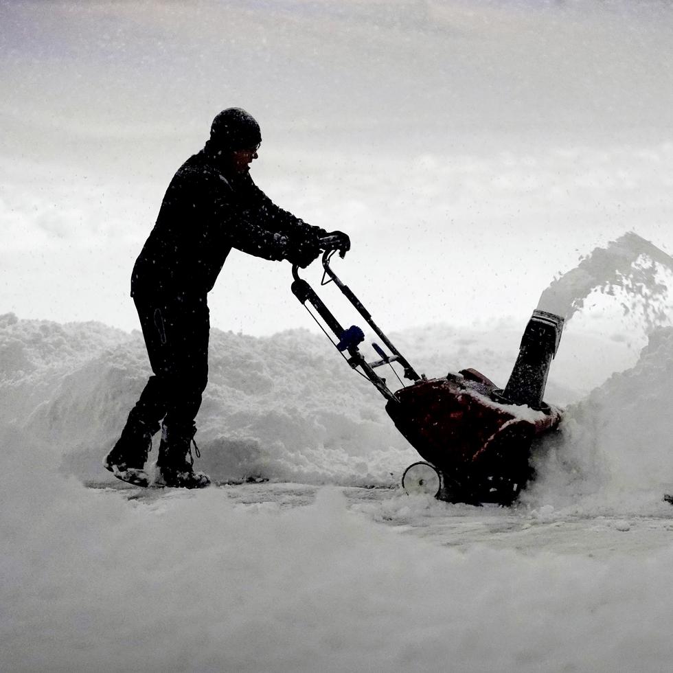 Amplias zonas desde Colorado hasta Michigan podrían recibir hasta 12 pulgadas de nieve.