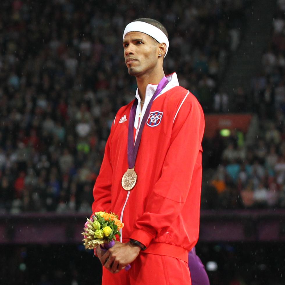 Javier Culson se ha dedicado a varios proyectos de vida tras su retiro del atletismo, como la culminación de sus estudios universitarios y la entrada al mundo de bienes raíces. En la foto con su medalla de bronce en los Juegos Olímpicos de Londres 2012.