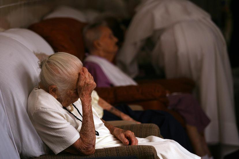 En Puerto Rico, se ha notado la soledad que viven muchos viejos en los hospitales.