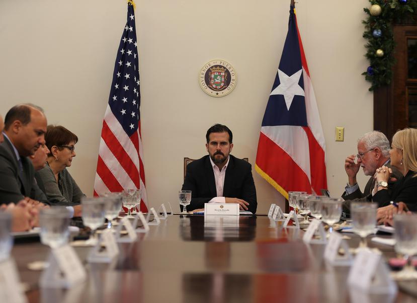 El gobernador discutió ayer, en La Fortaleza, asuntos de seguridad con el componente federal en la isla.