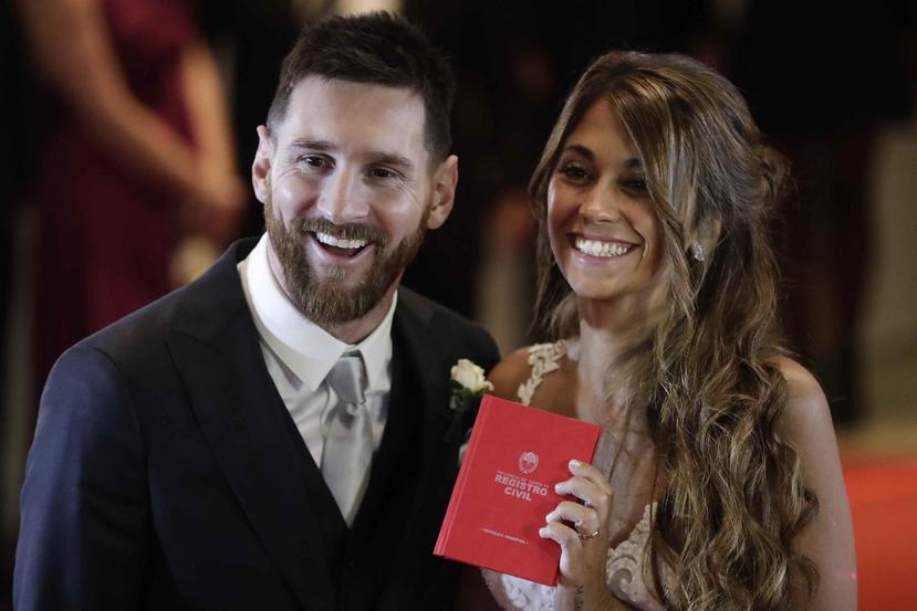 Los primeros rumores aseguraban que la pareja tenía pensado hacer una para técnica en Barcelona para que Leo firmara su tan dilatada renovación de contrato. (AP)