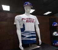La venta de la camiseta y el jersey con el diseño oficial que utilizará Puerto Rico en el Clásico Mundial está a la venta hace una semana para el público general.