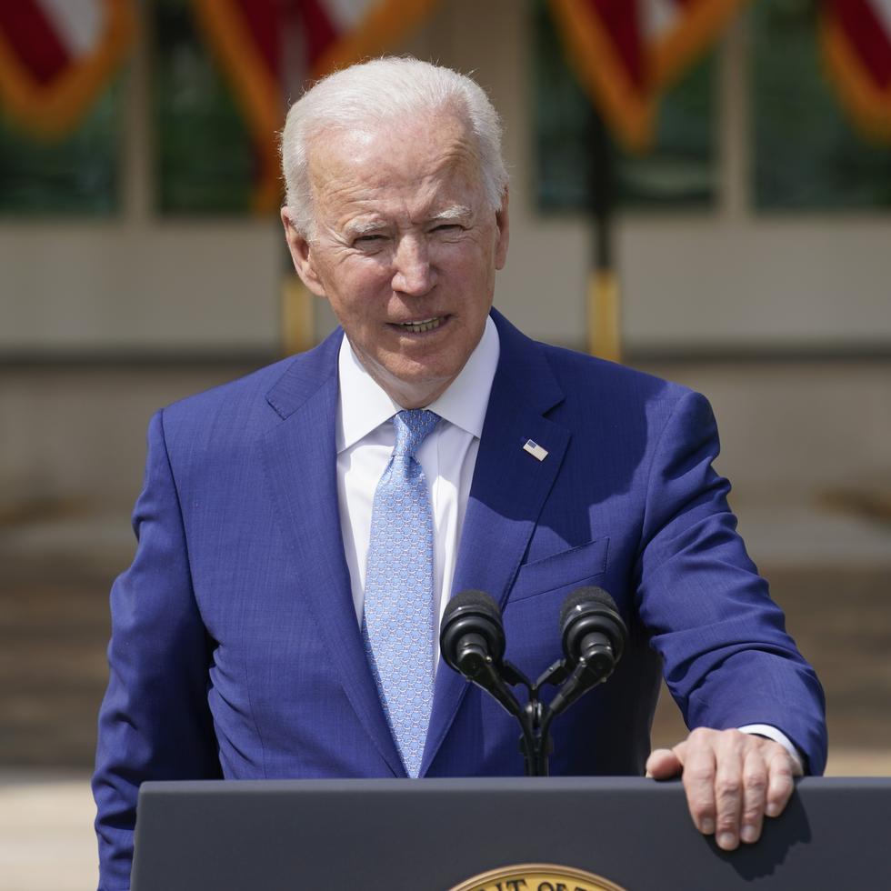 El presidente de Estados Unidos, Joe Biden, habla desde el jardín de las rosas en la Casa Blanca.