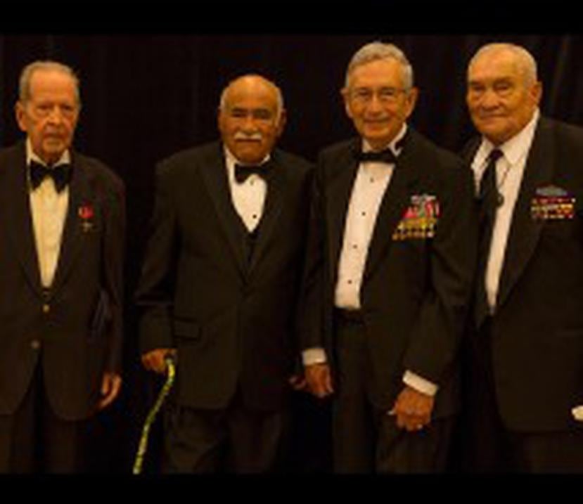 Cuatro de los antiguos miembros del regimiento 65 de Infantería que acudieron al homenaje. (Especial para GFR Media Kara Frame)