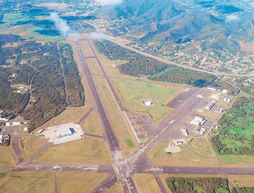 En el 2008 inició operaciones el aeropuerto regional José Aponte de la Torre en la antigua base Roosevelt Roads. (GFR Media)