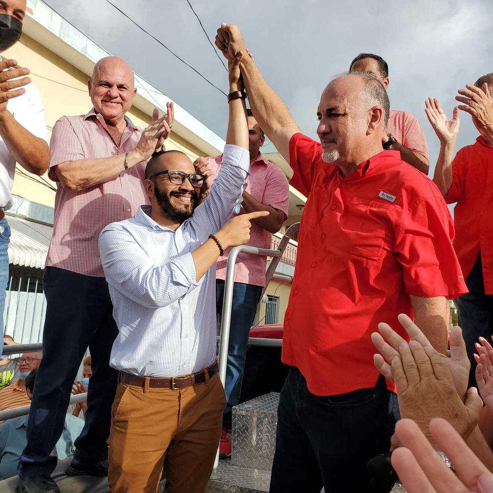 16 julio 2022 - TRUJILLO ALTO - Frank Alicea (i) reconoce como ganador de la elección especial para alcalde de Trujillo Alto al candidato Pedro Rodríguez (PPD). (Foto por Osman Pérez Méndez)