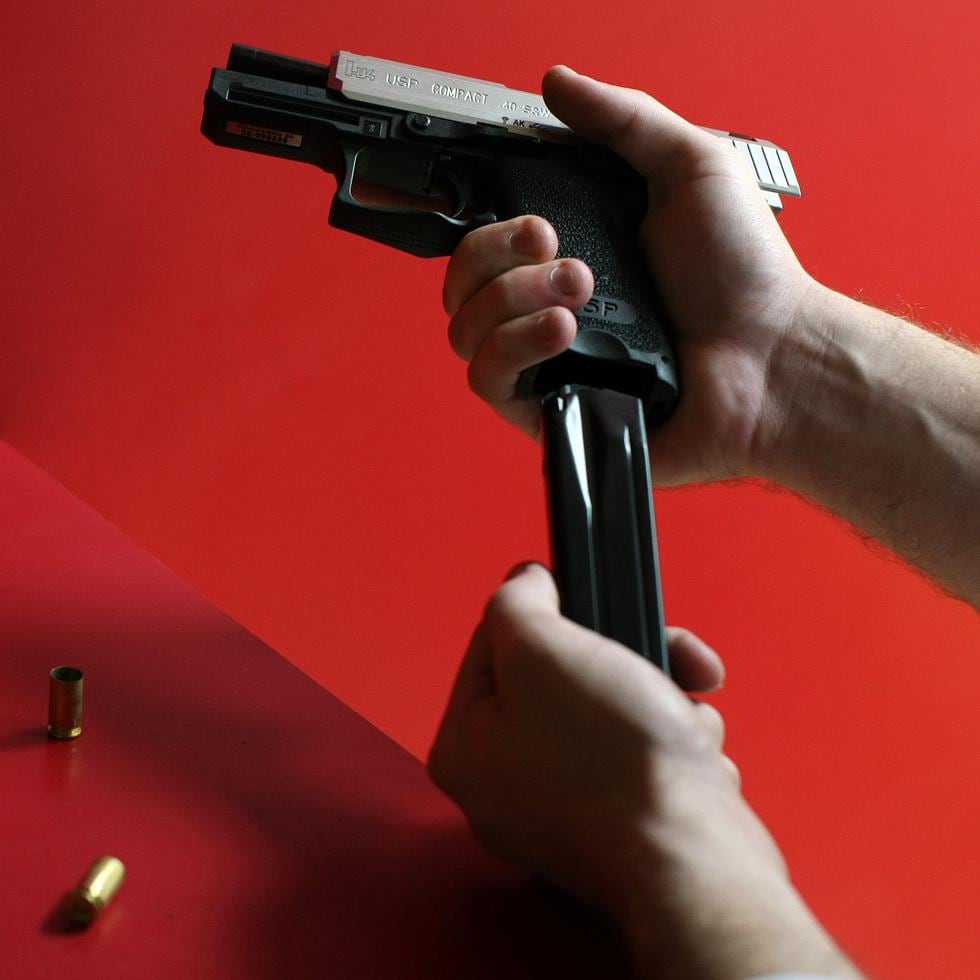 La Ley de Armas vigente –de 2019– ya concede a los funcionarios incluidos en la enmienda un proceso expedito para solicitar una licencia de armas.