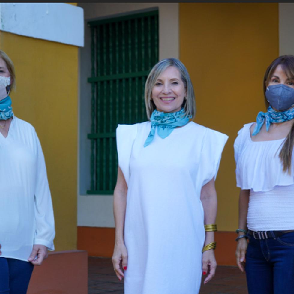 Desde la izquierda, Lilliam Rodríguez, fundadora Las Voces de Rhaiza; Myra Vélez Plumey, mamá de Rhaiza; y Wanda Santiago, embajadora Las Voces de  Rhaiza.