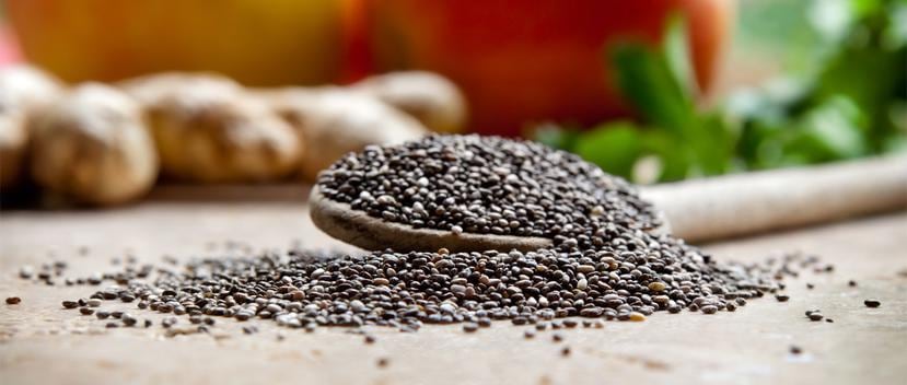 Las semillas de chía son altas en fibra soluble, que ayuda a ablandar las heces y aliviar el estreñimiento. (Shutterstock)