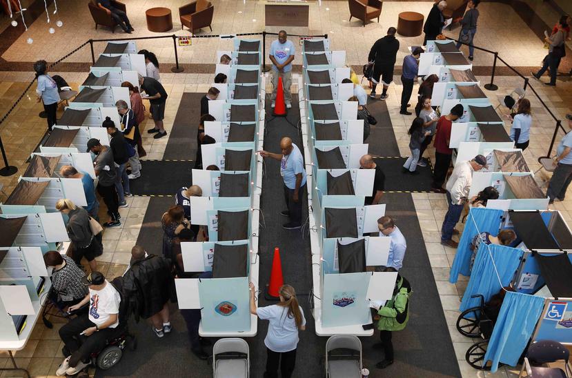 People vote at a mall Tuesday, Nov. 6, 2018, in Henderson, Nev. (AP/John Locher)