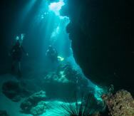 Un impresionante sistema de cuevas submarinas atrae a los aficionados del buceo a Isabela. Aquí, la cueva de Kike Bravo.