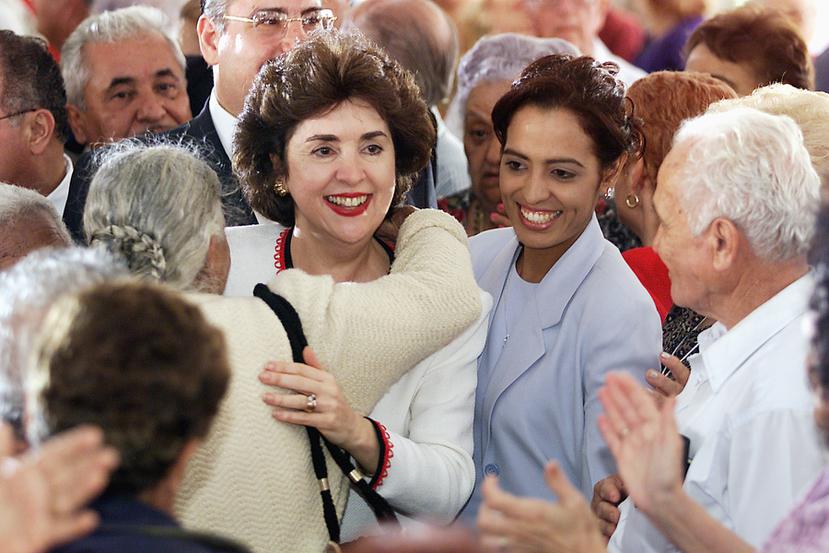 Foto de archivo de la exgobernadora Sila María Calderón y la senadora Rossana López, candidata a la alcaldía de San Juan.
