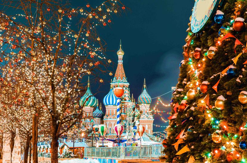 Pasear por las ferias navideñas de Moscú es una de las mejores propuestas para despedir un año y recibir al siguiente de una manera diferente. (EFE)