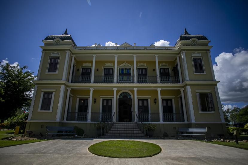 Esta residencia se convirtió en el Museo Palacete Los Moreau, en honor a la obra del escritor mocano, cuyos restos descansan en el patio de la hacienda.