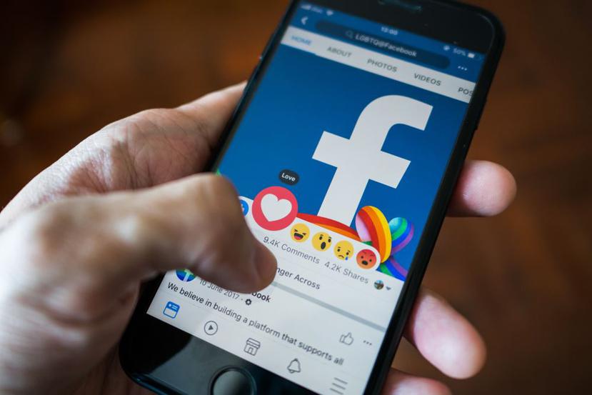 Facebook se unió a una lista importante de empresas que no asistirán al foro en Barcelona. (Shutterstock).