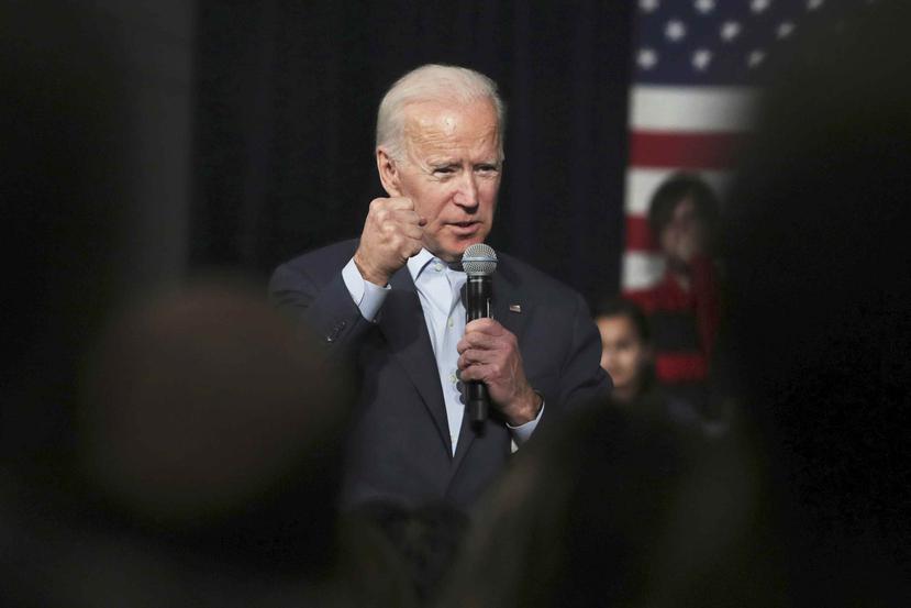El precandidato demócrata a la presidencia Joe Biden durante un discurso de campaña en Exeter, Nueva Hampshire. (AP/Charles Krupa)