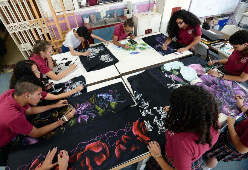 Rubén Darío les entregó una referencia visual a los estudiantes de la Escuela Central de Artes Visuales de Santurce y les dio libertad para usar su creatividad.