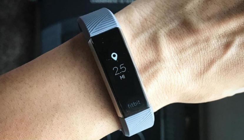Estos dispositivos sirven para controlar la actividad física de quien la usa. ( Instagram/ @fitbit)