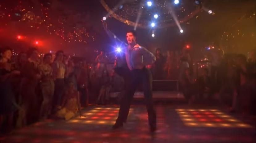 La icónica pista de baile en la que Tony Manero (John Travolta) triunfó. (YouTube)
