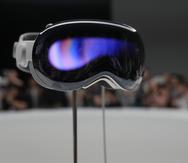 Las gafas Apple Vision Pro en una sala de exhibición en el campus de Apple en Cupertino, California.