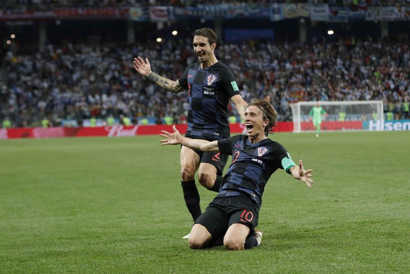 Luka Modri celebra el segundo gol de Croacia frente a Argentina. (AP)