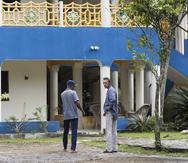 Un turista ucraniano permanece refugiado en un complejo deportivo de la Fundación Tony Fernández, en El Seibo (República Dominicana), este 1 de marzo de 2022. EFE/ Orlando Barría

