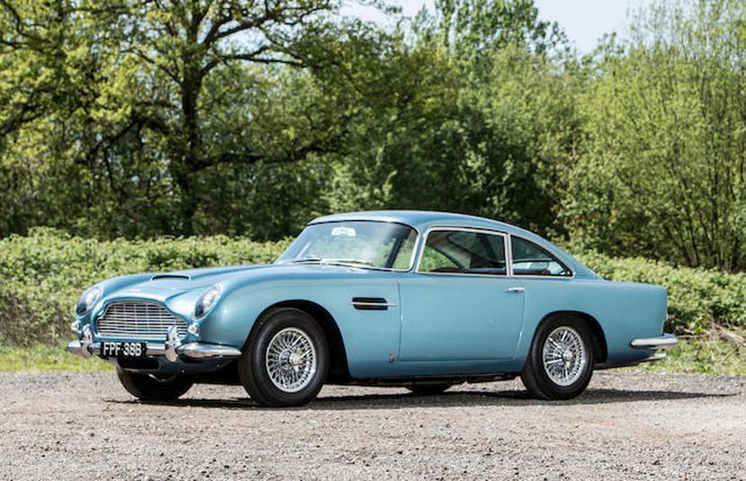El Aston Matin es del 1964. (Imagen tomada de Bonhams)