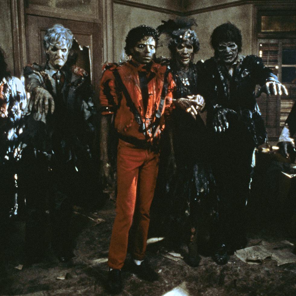 Fotograma de archivo del video clip "Thriller", del cantante Michael Jackson, que se estrenó el día 1 de diciembre de 1982. EFE/SIPA
