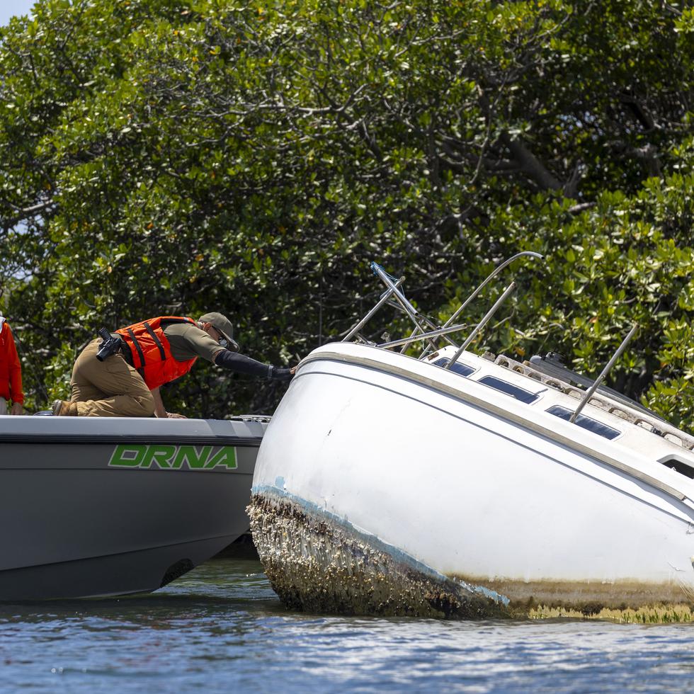 Un inventario realizado por el DRNA y la compañía HJR Reefscaping en el 2022, identificó sobre 100 embarcaciones abandonadas en las costas puertorriqueñas, escribe Tania Metz Estrella.