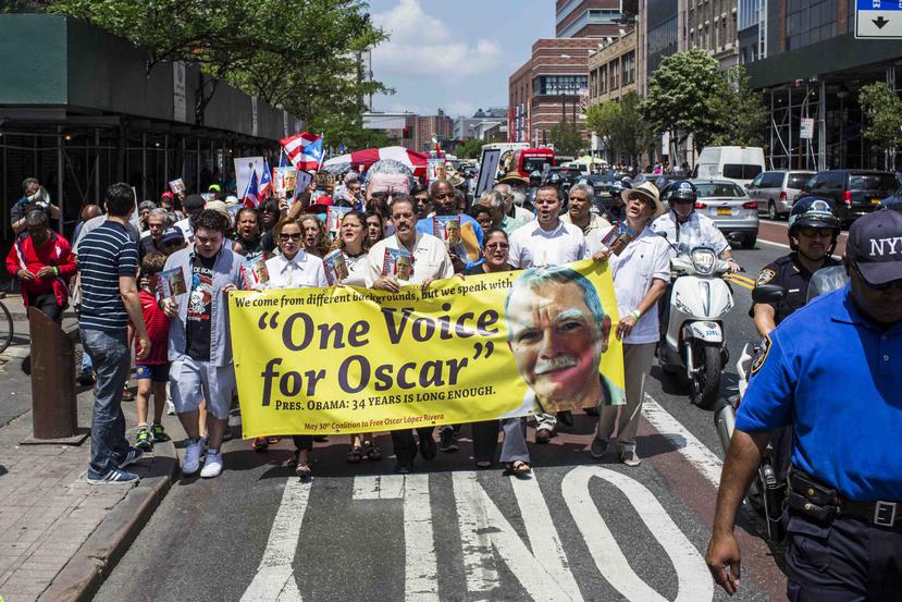 Más de 3,000 personas desfilaron por las calles de Harlem en reclamo por la excarcelación del prisionero político Oscar López Rivera. (GFR Media)