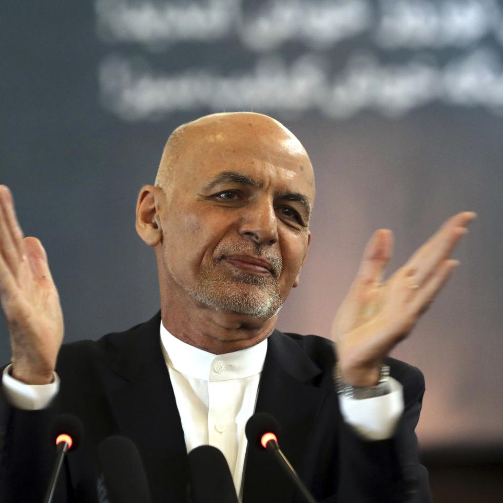 Ashraf Ghani salió de Afganistán el domingo, mientras el Talibán se acercaba a Kabul.
