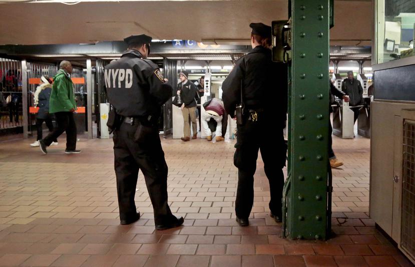 Lideres civiles llevan años denunciando casos de brutalidad policía en Nueva York. (AP)