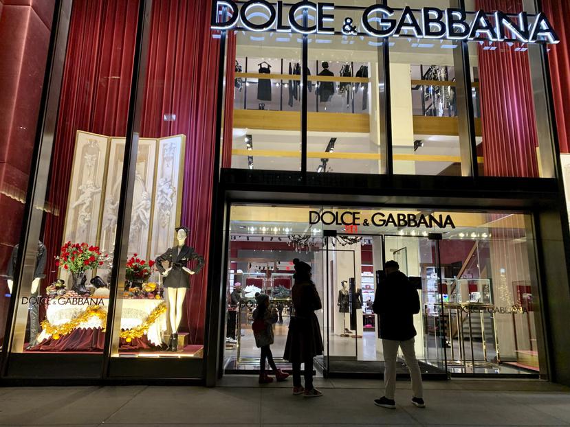 Dolce & Gabbana anunció el 31 de enero de 2022 que dejará de usar pieles de animales en todas sus colecciones a partir de este año y hará una transición hacia pieles falsas ecológicas.