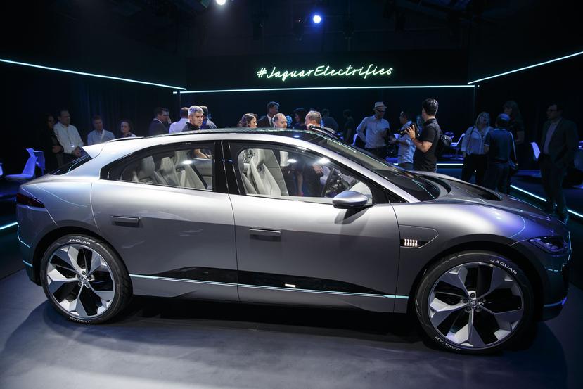 Jaguar presentó el modelo Land Rover PLC I-Pace, una SUV de lujo. (Bloomberg)