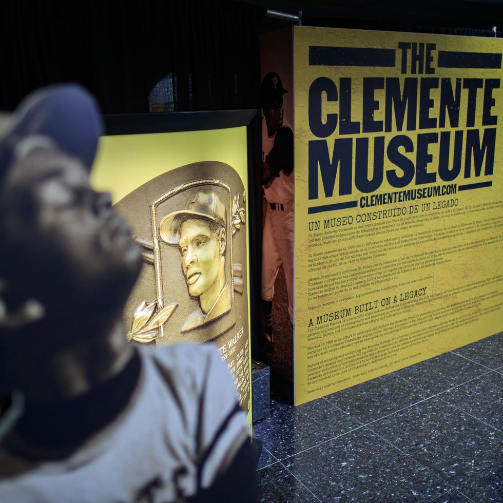 La exhibición en torno a la vida y legado de Roberto Clemente abrirá el viernes en el Museo del Deporte de Puerto Rico en Guaynabo, y estará disponible de martes a sábado en horario de 8:00 a.m. a 4:00 p.m.