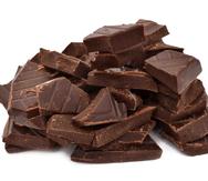 Aunque el chocolate negro podría ser saludable para el cuerpo, es importante consumirlo con moderación. (Shutterstock.com)